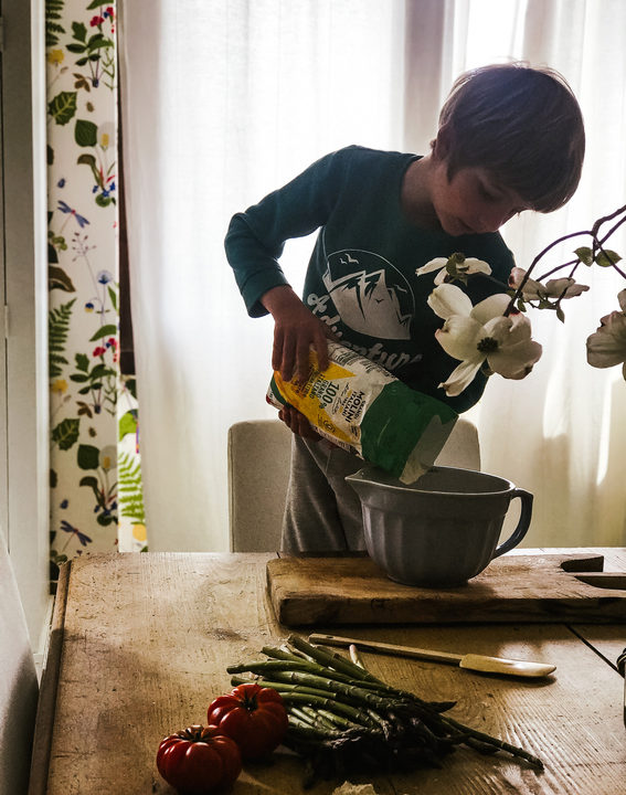 Tagliatelle con asparagi e pomodoro fresco